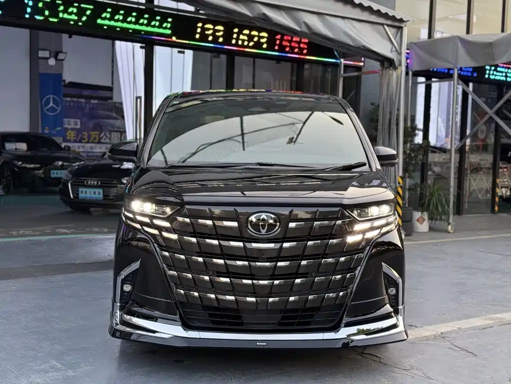 Toyota Alphard 2025 — фото 2