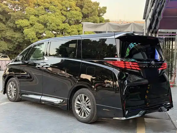 Toyota Alphard 2025