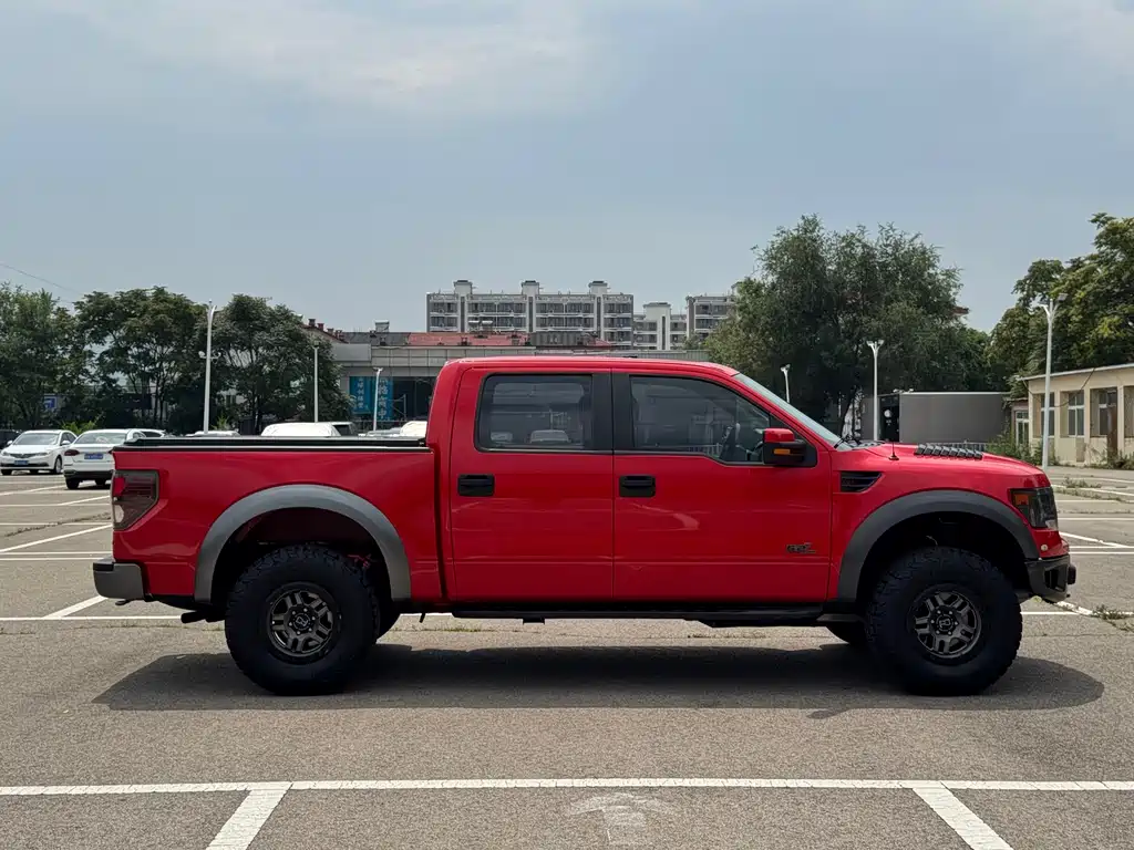 Ford F-150 Raptor 2014