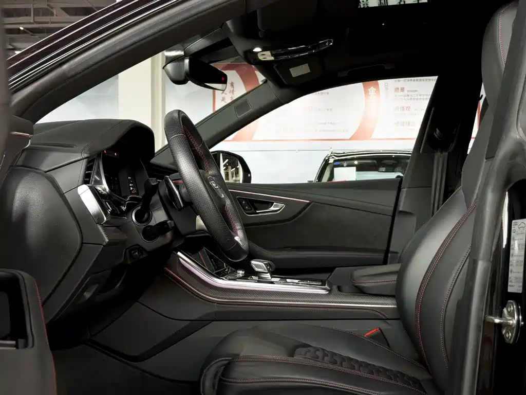 Audi RS Q8 2022 — фото 10