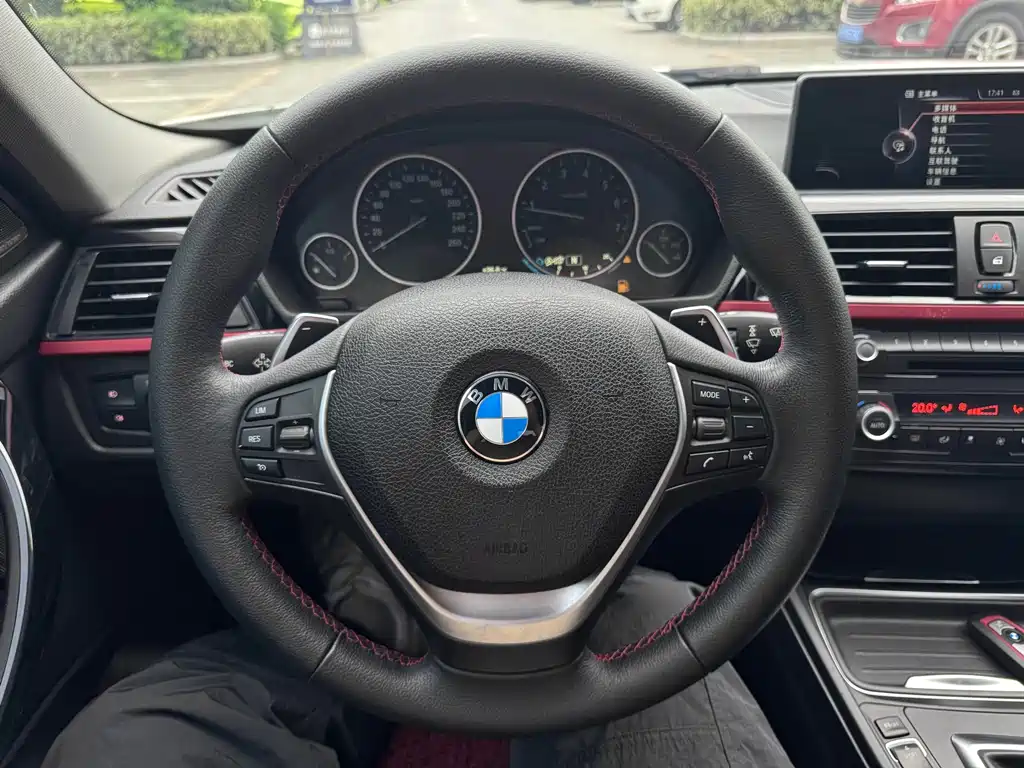 BMW 3 Series 2015 — фото 12