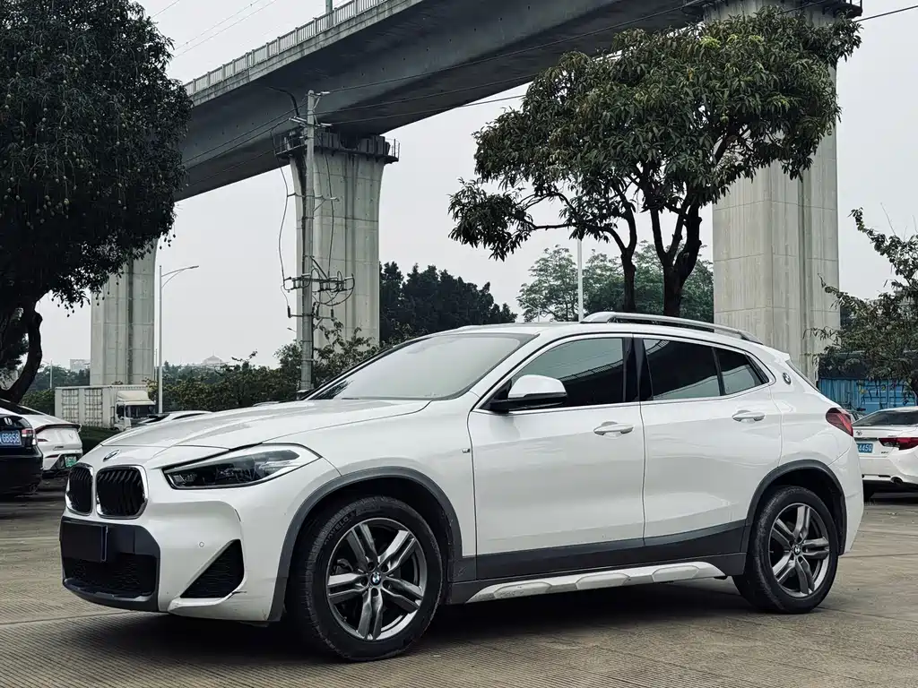 BMW X2 2021 — фото 1