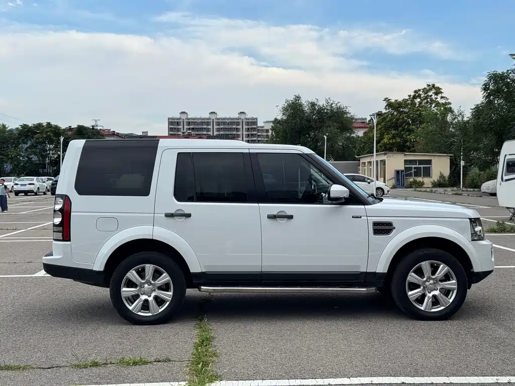 Land Rover Discovery 2014 — фото 7