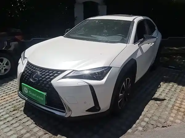 Lexus UX 2020