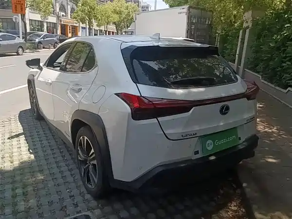 Lexus UX 2020