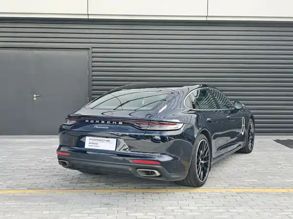 Porsche Panamera 2022