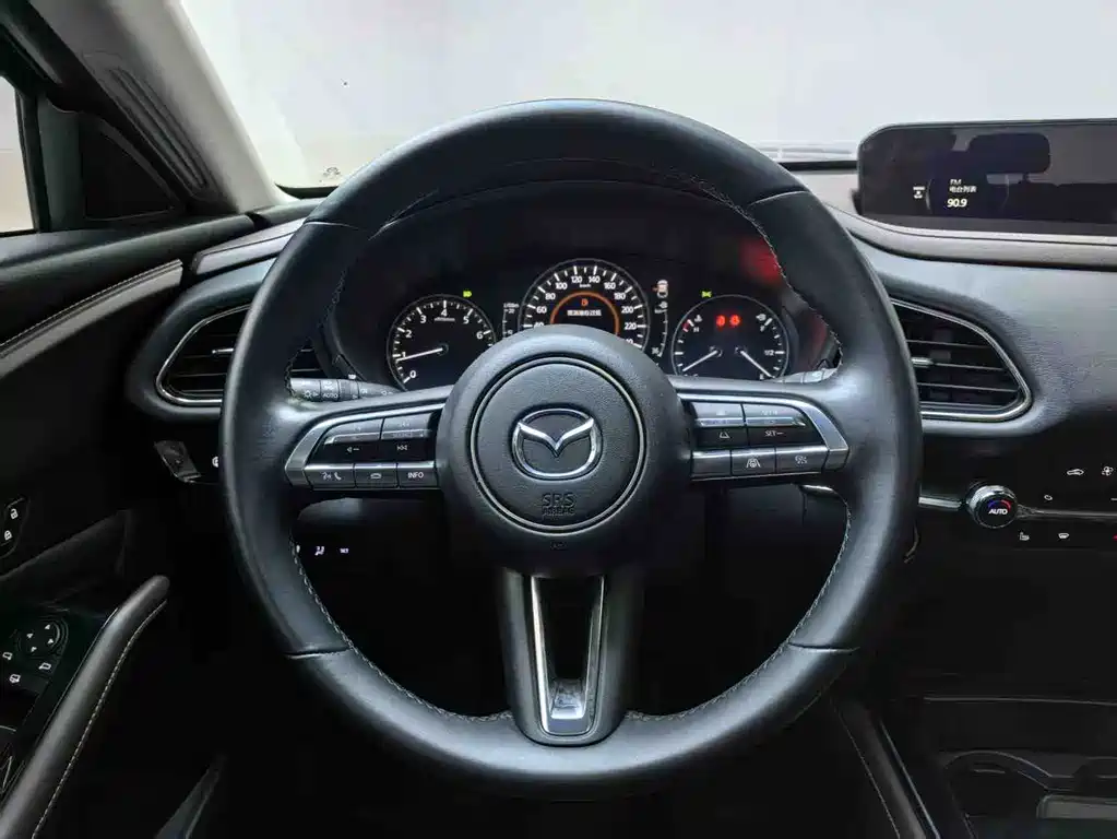 Mazda CX-30 2022 — фото 12