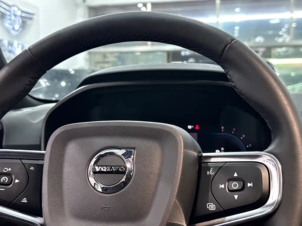 Volvo XC40 2022 — фото 26