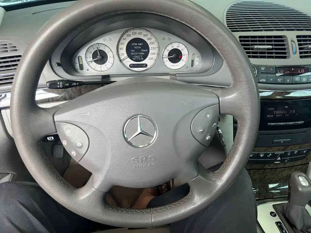 Mercedes-Benz E-Class 2005 — фото 11