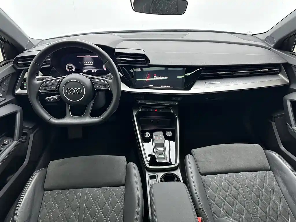 Audi A3 2023 — фото 7
