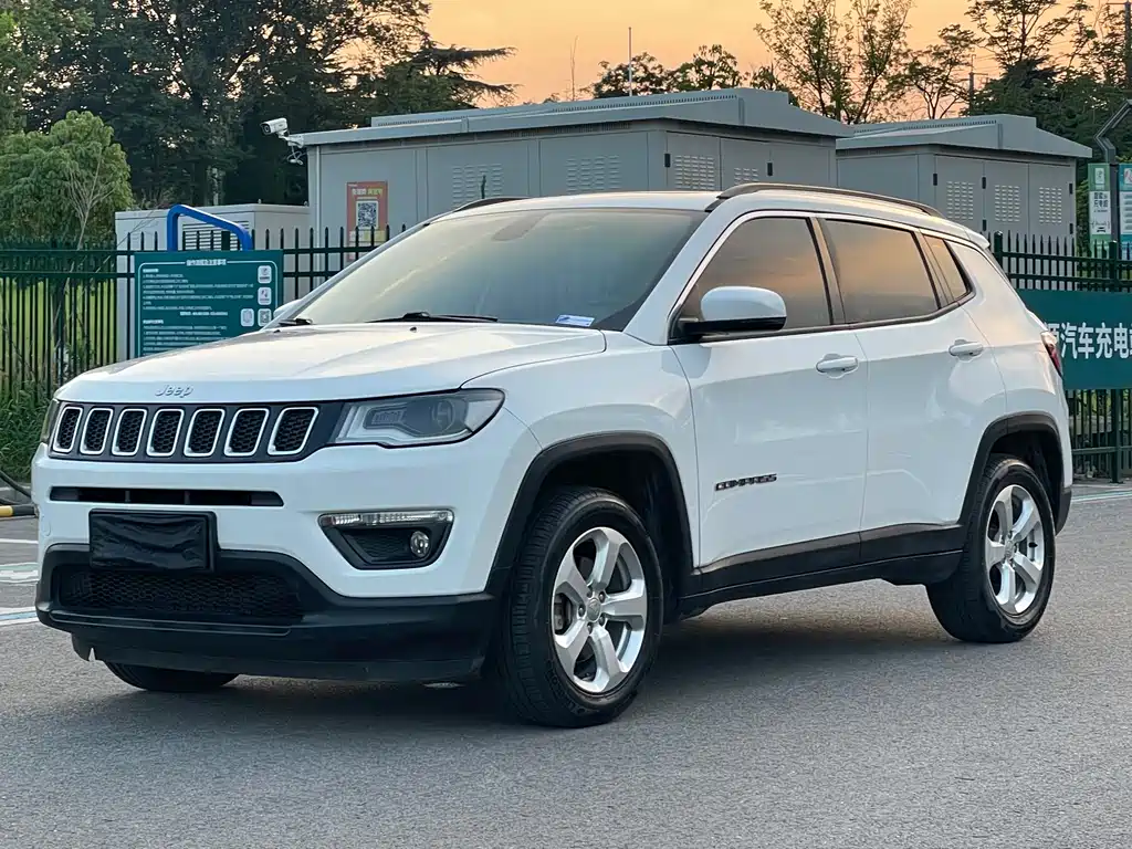 Jeep Compass 2018 — фото 1