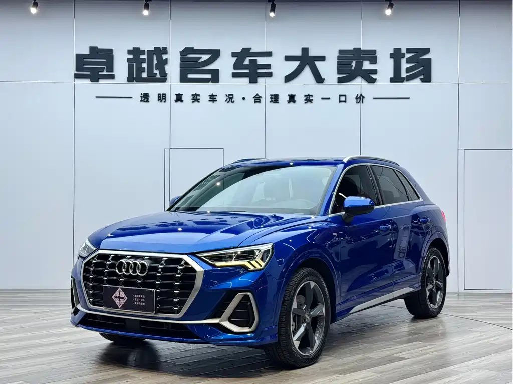 Audi Q3 2019 — фото 1