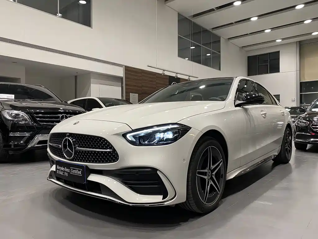 Mercedes-Benz C-Class 2024 — фото 1