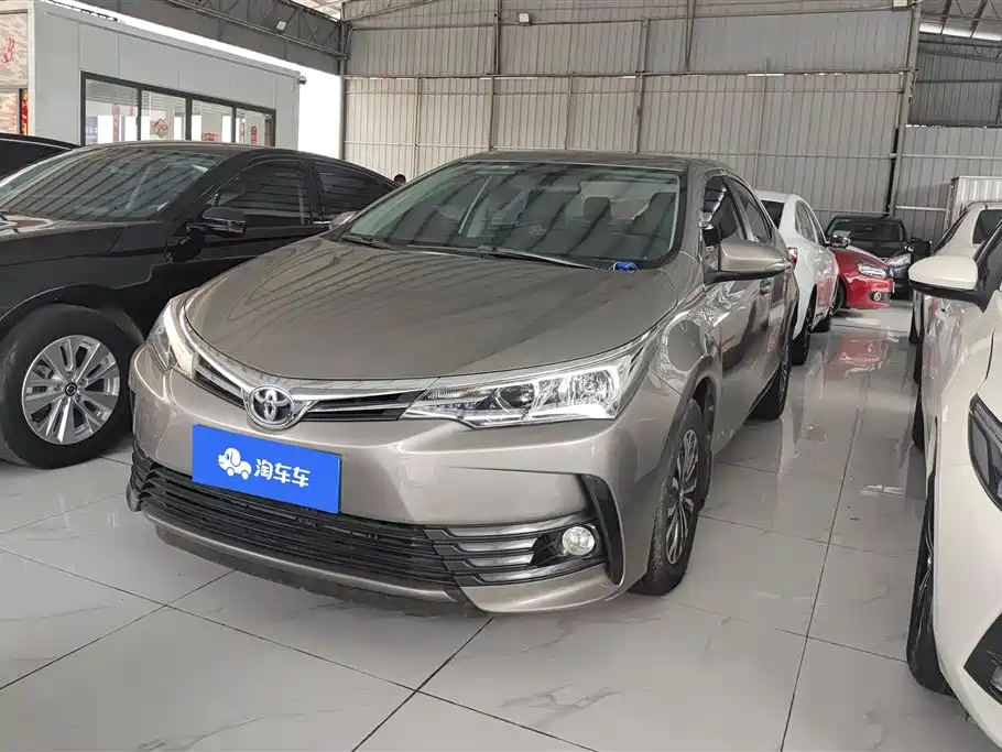 Toyota Corolla 2018 — фото 1