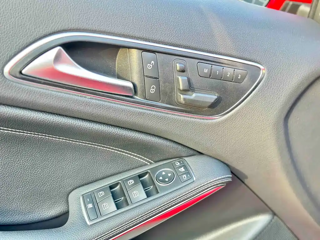 Mercedes-Benz A-Class 2015 — фото 20