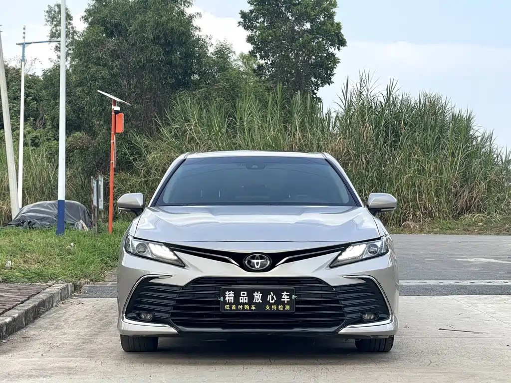 Toyota Camry 2021 — фото 2