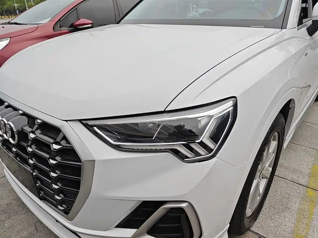 Audi Q3 2019 — фото 24