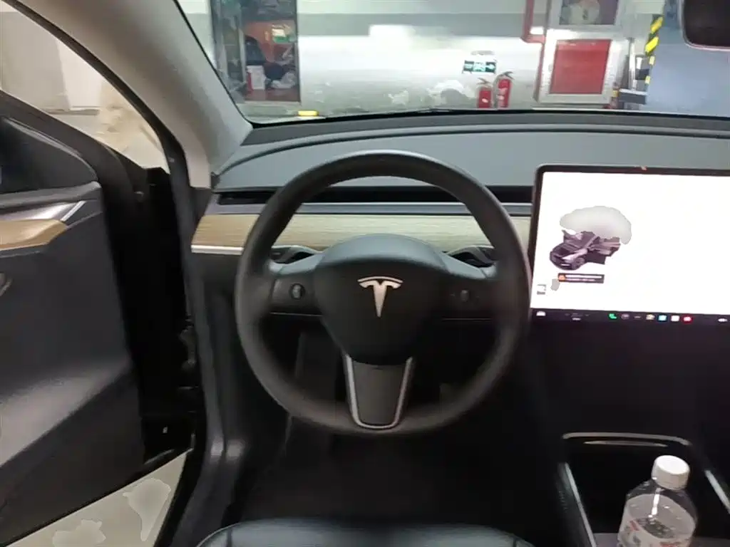 Tesla Model Y 2022 — фото 11