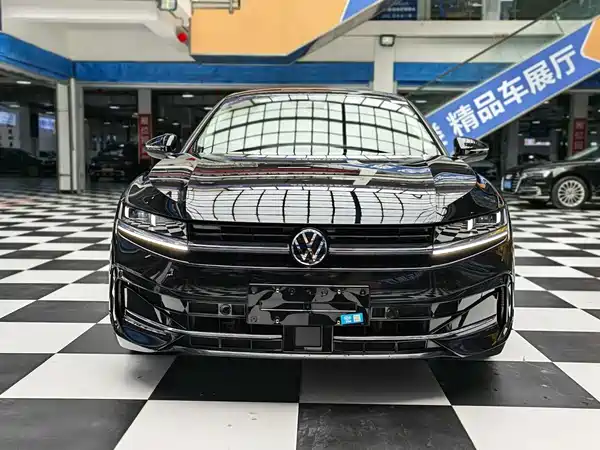 Volkswagen Magotan 2025