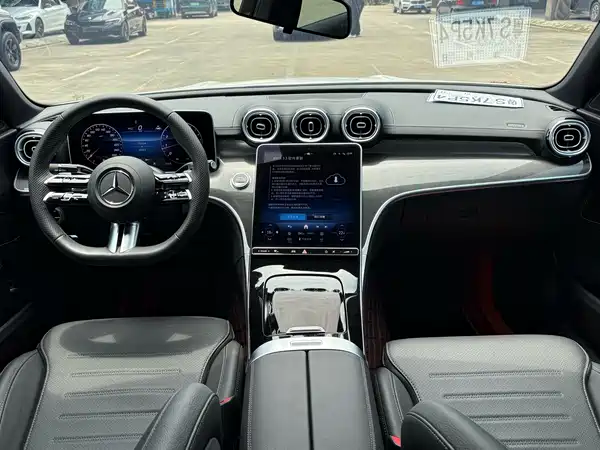Mercedes-Benz C-Class 2025