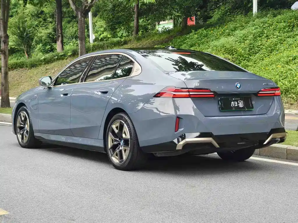 BMW i5 2024 — фото 3