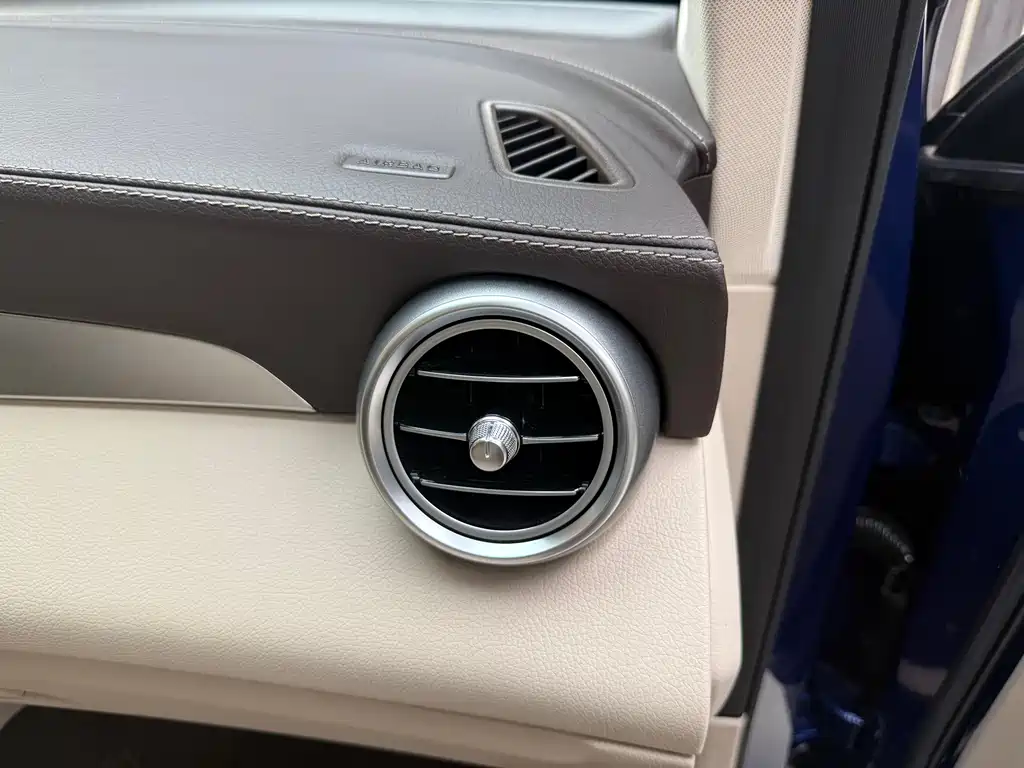 Mercedes-Benz GLC 2016 — фото 17