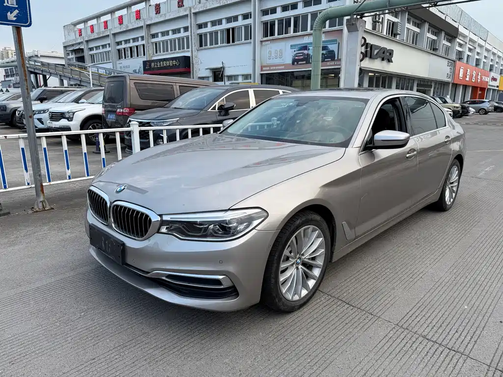 BMW 5 Series 2020 — фото 1