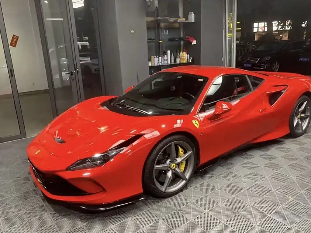 Ferrari F8 2023