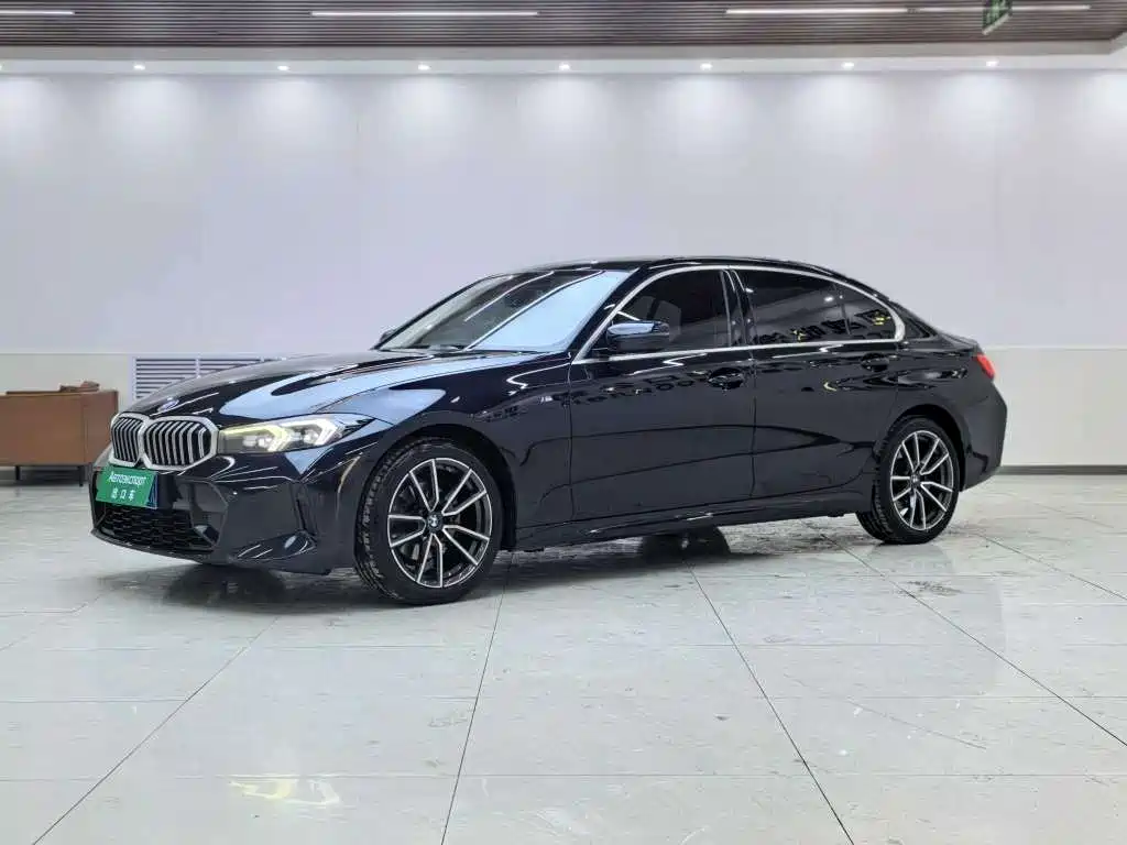 BMW 3 Series 2023 — фото 1