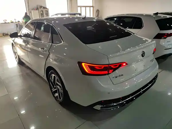 Volkswagen Sagitar 2023