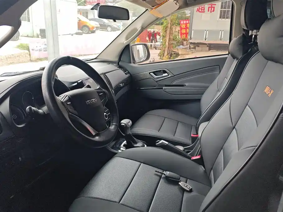 Isuzu MU-X 2018 — фото 9