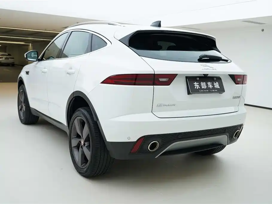Jaguar E-PACE 2024 — фото 4