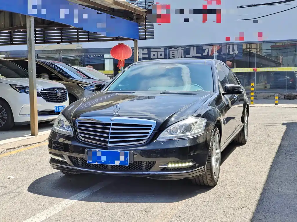 Mercedes-Benz S-Class 2012