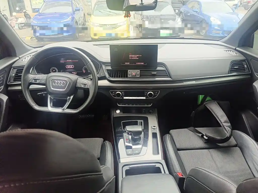 Audi Q5L Sportback 2022 — фото 10
