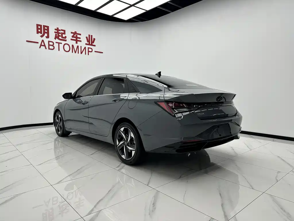 Hyundai Elantra 2022 — фото 8