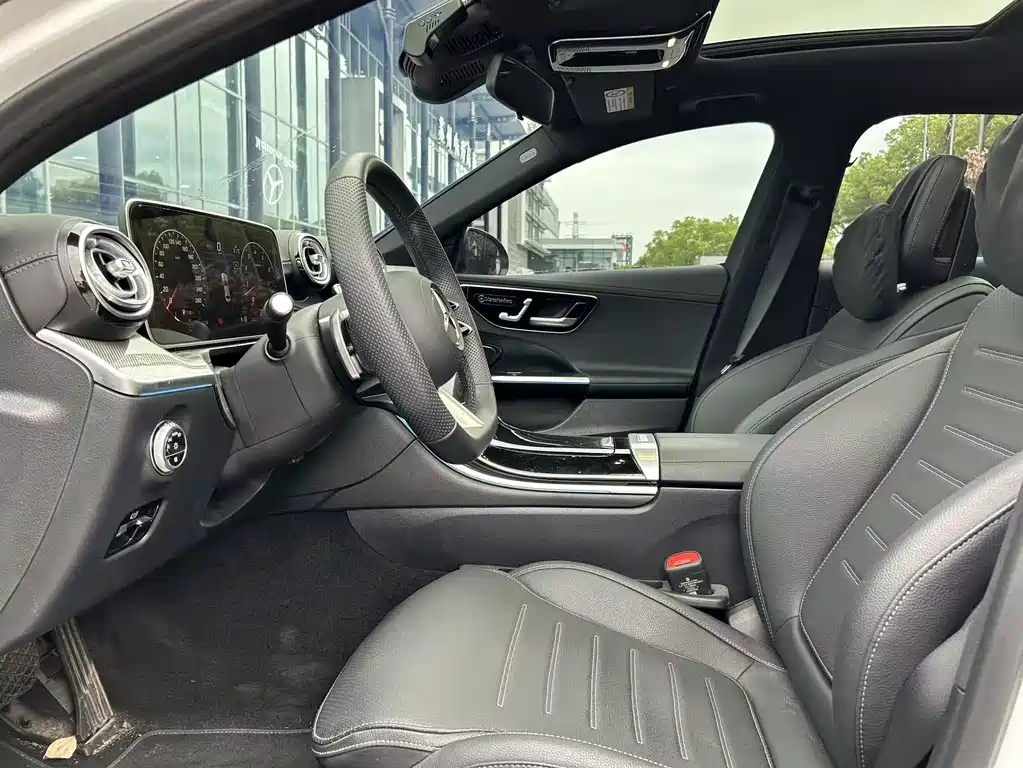Mercedes-Benz C-Class 2024 — фото 10