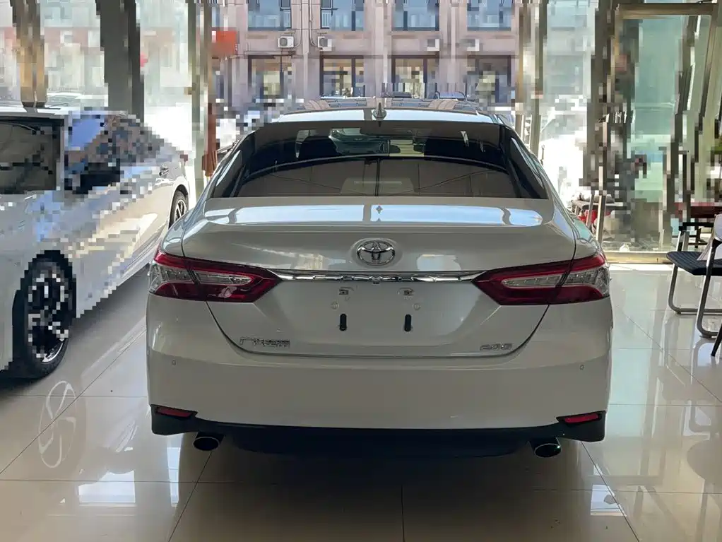 Toyota Camry 2022 — фото 10