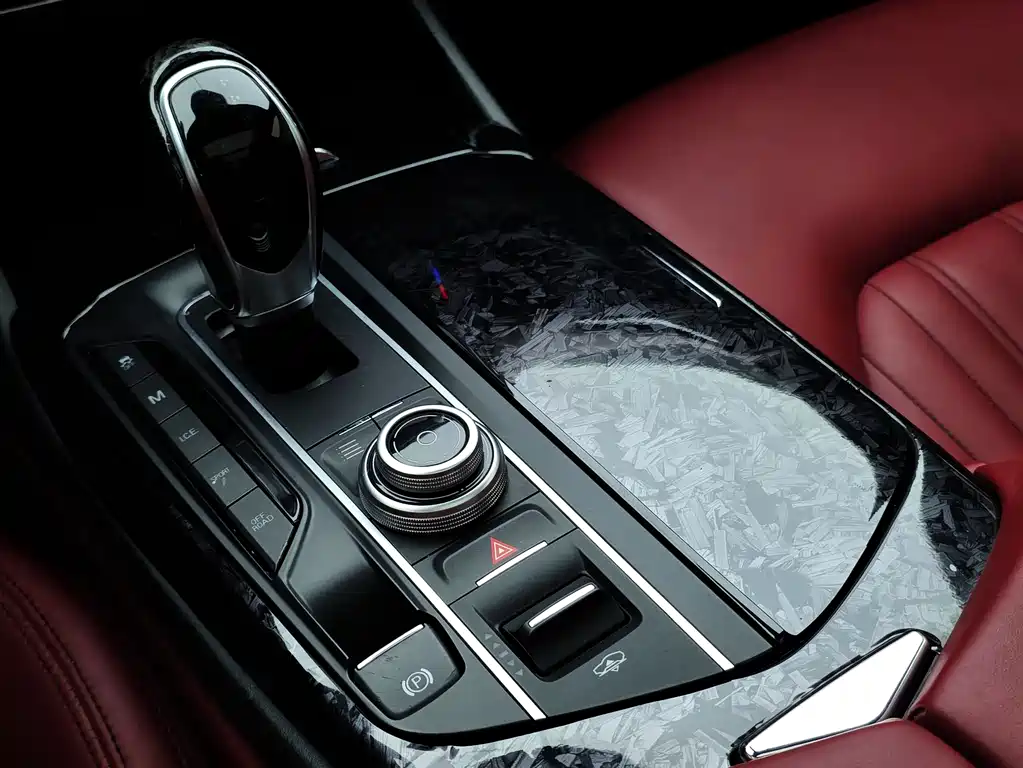 Maserati Levante 2016 — фото 18