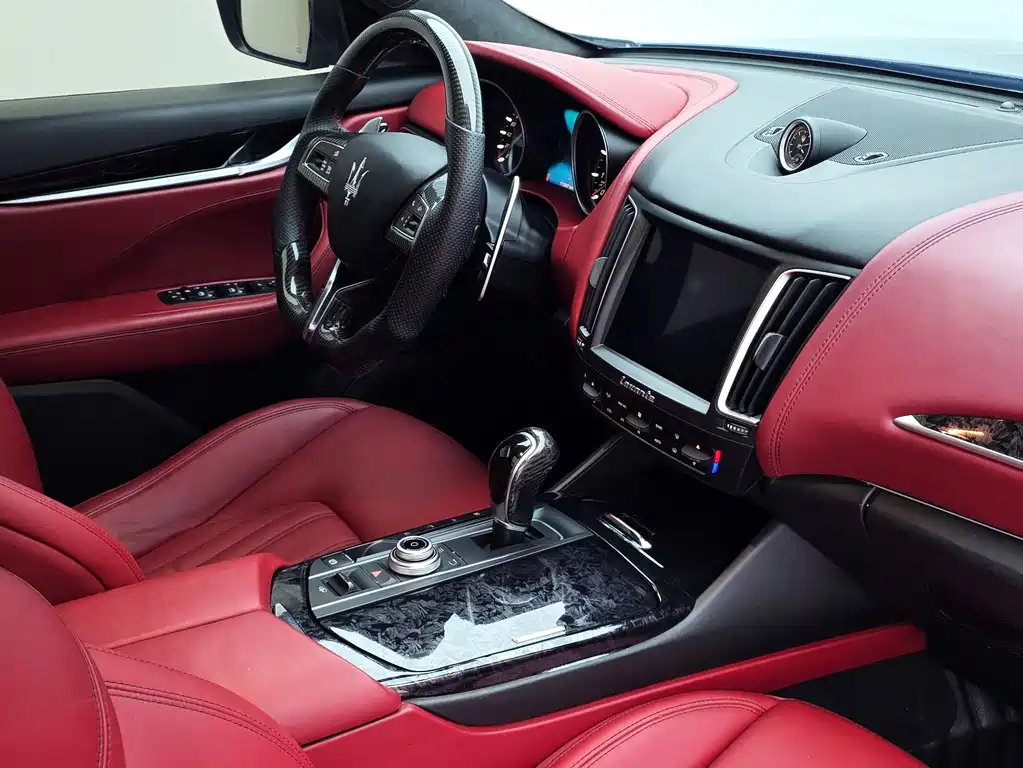 Maserati Levante 2016 — фото 33