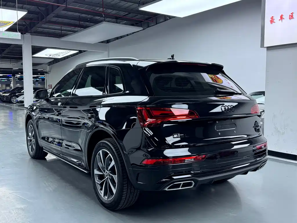 Audi Q5L 2023 — фото 21
