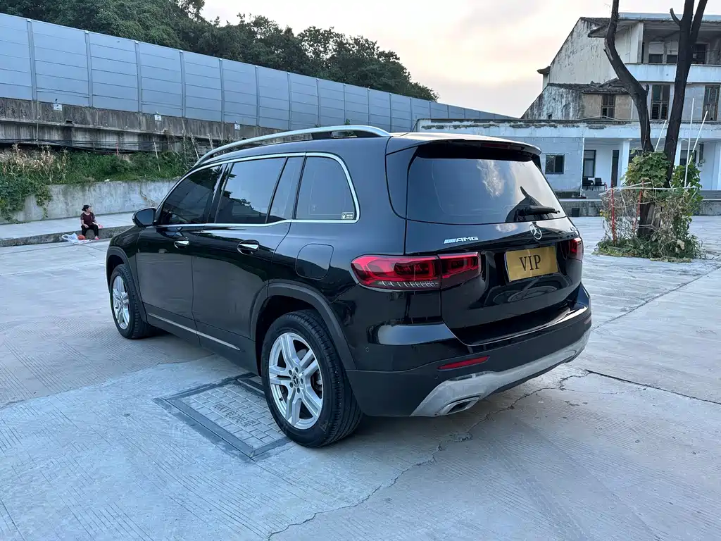 Mercedes-Benz GLB 2023