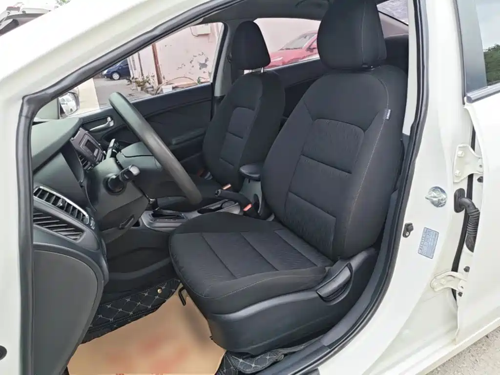 Kia K3 2015 — фото 15