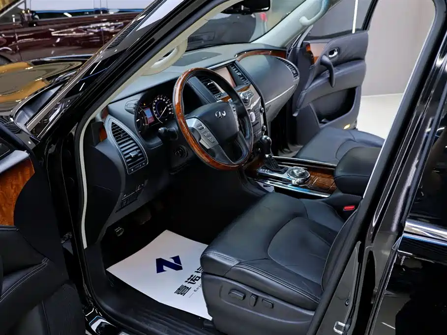 Infiniti QX80 2017 — фото 15