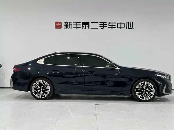 BMW 5 Series 2024