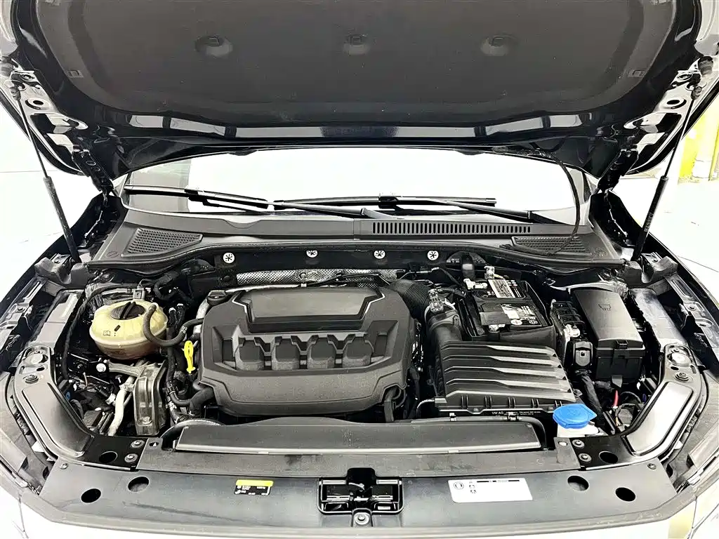 Volkswagen Passat 2023 — фото 17