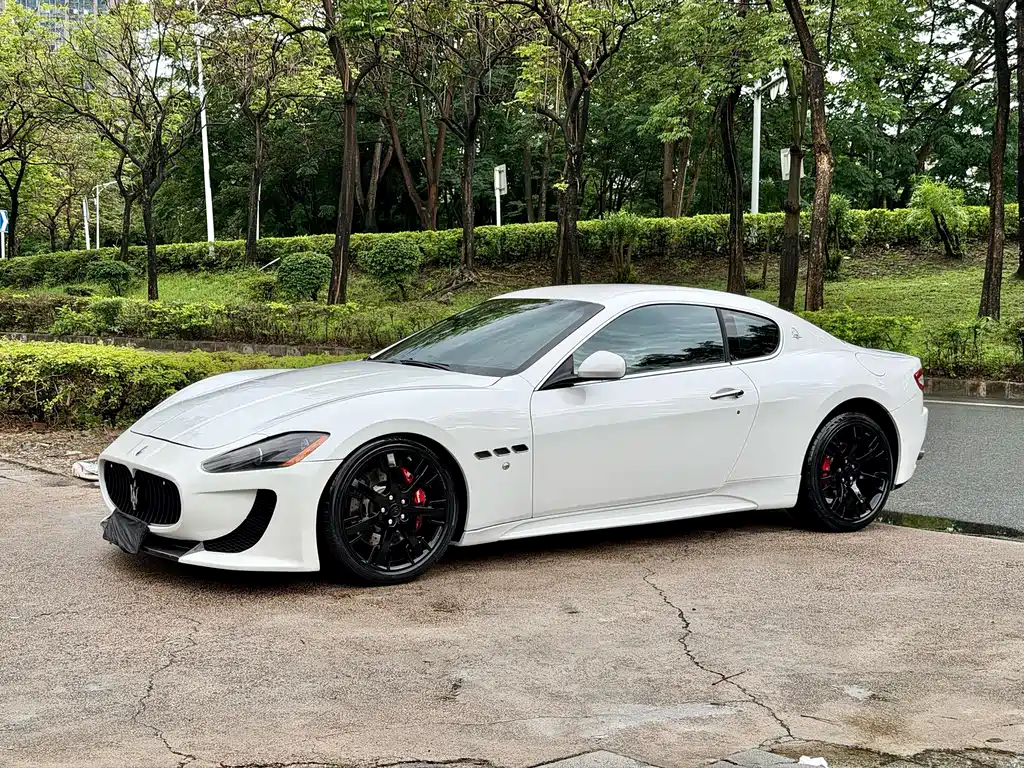 Maserati GranTurismo 2012