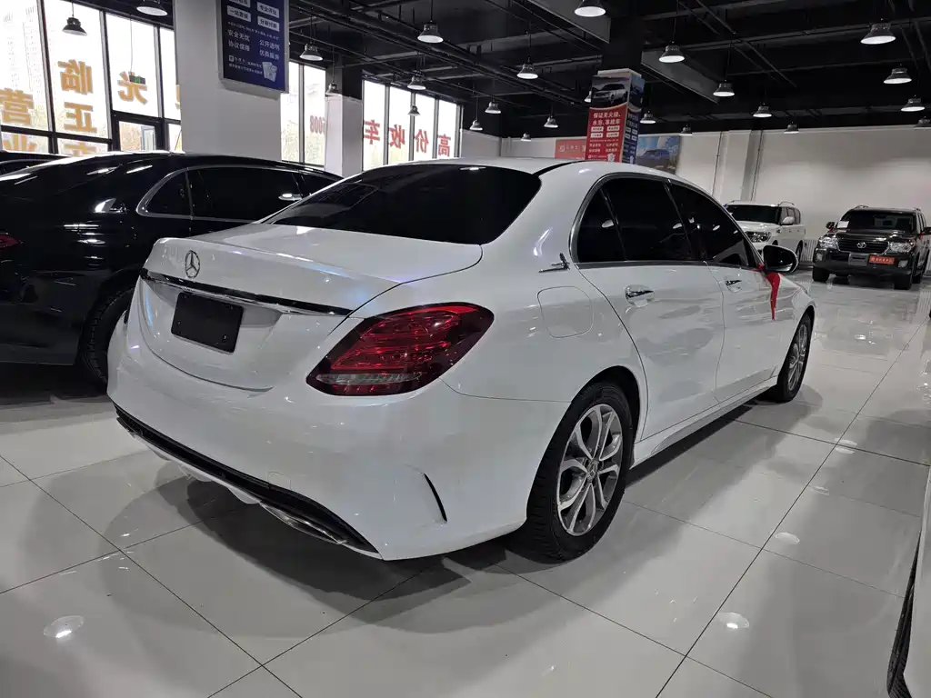 Mercedes-Benz C-Class 2018 — фото 12