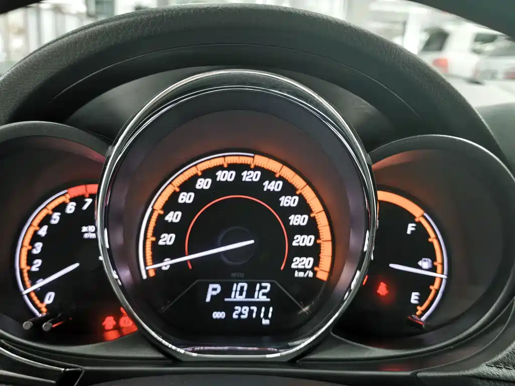 Toyota Yaris L 2022 — фото 11