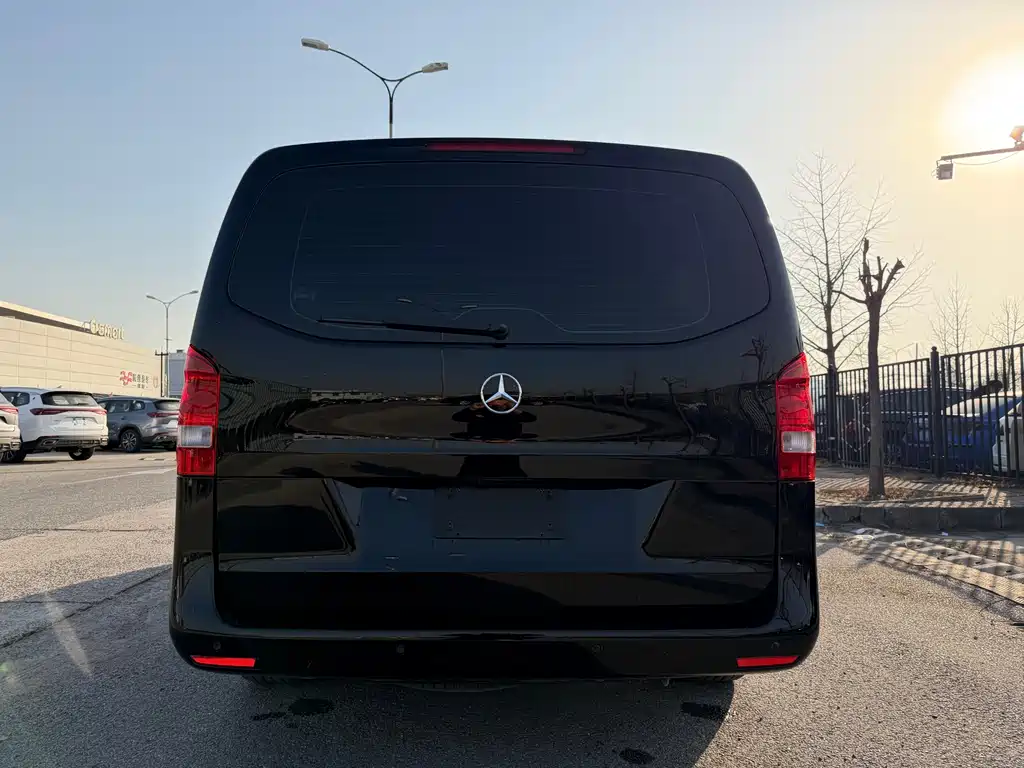Mercedes-Benz Vito 2023 — фото 31