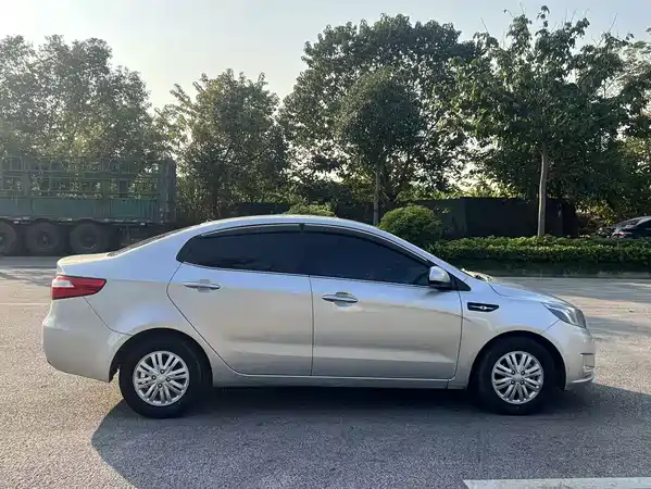 Kia K2 2012